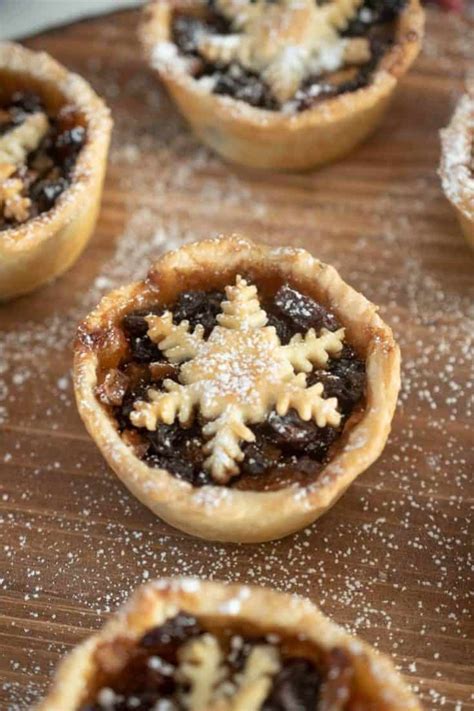 Christmas Sweet Mince Pies - Culinary Ginger