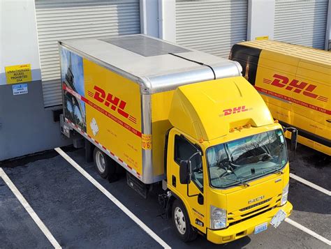 Tutustu 85+ imagen dhl express truck - abzlocal fi