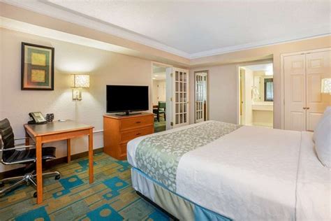 LA QUINTA INN & SUITES BY WYNDHAM SEATTLE SEA-TAC AIRPORT $92 ($̶1̶1̶7̶ ...