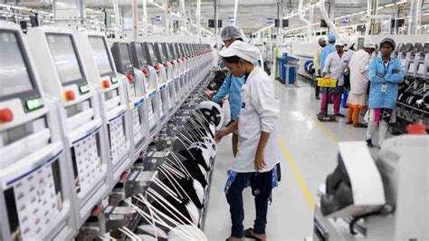 Foxconn invests another $500M into India to boost iPhone production ...