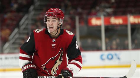 Could Clayton Keller step up as a center for Arizona Coyotes?