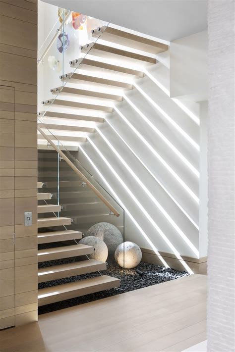 Modern Floating Staircase Design