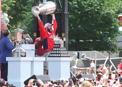 Relive the Capitals Stanley Cup parade and team picture (Photos)