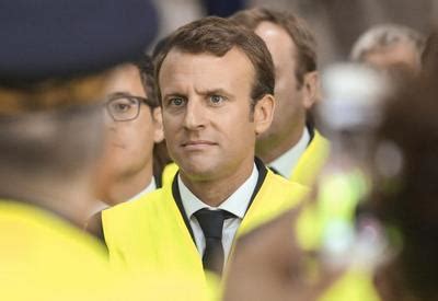 Gilets jaunes : Macron et le petit monde LRM sont tous en PLS ! Par Trechelaplaine | La Plume à ...