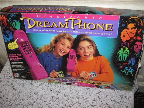 ELECTRONIC DREAM PHONE Board Game Miltion Bradley Game Ages 9