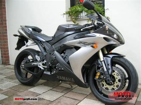 Yamaha YZF-R1 2004 Specs and Photos