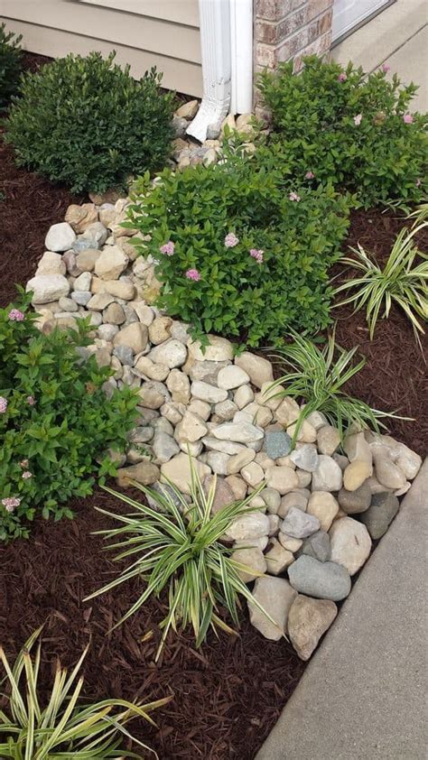 31 Amazing Dry River Bed Landscaping Ideas You Will Love 2020 - A Nest With A Yard