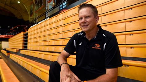 Oregon State volleyball coach retiring following troubled tenure | kgw.com