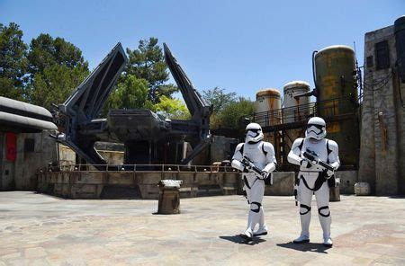 Star Wars: Galaxy’s Edge opens Thursday at Disney’s Hollywood Studios ...