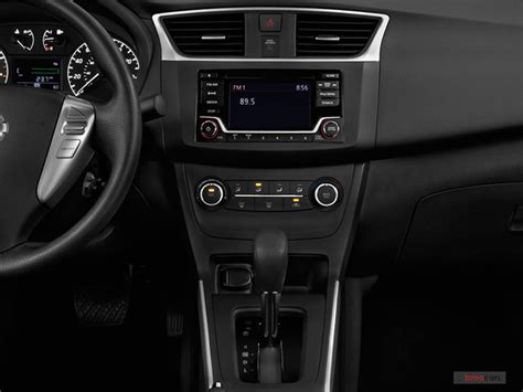 2018 Nissan Sentra: 90 Interior Photos | U.S. News