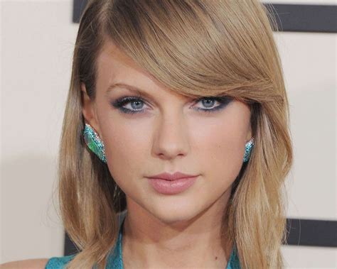 Taylor Swift - Biography and Music Career Highlights - barklund.org