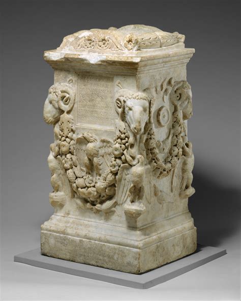 Marble funerary altar | Roman | Early Imperial, Julio-Claudian | The Metropolitan Museum of Art