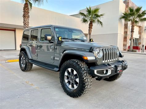 JEEP WRANGLER SAHARA 2023 GRIS – JM Automotriz