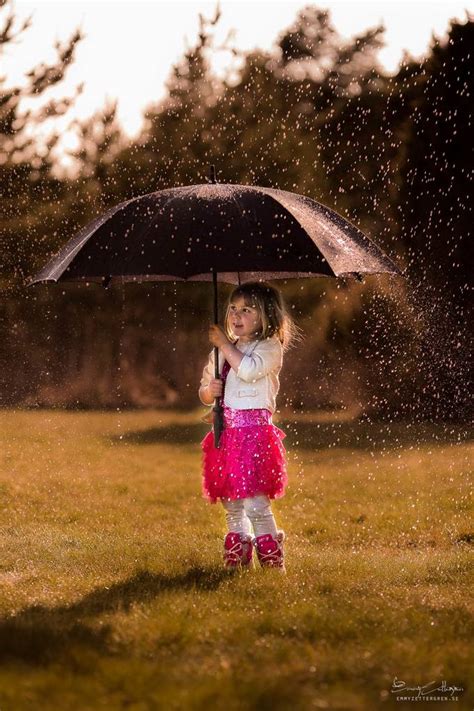 Umbrellas And The Rain: Photo Contest Finalists - VIEWBUG.com