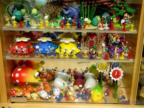 Look at this massive Pikmin collection! : gamecollecting