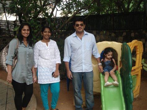 COOGLED: AJITH SHALINI FAMILY PICTURE