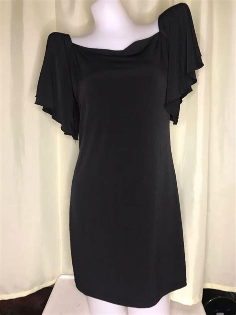 Plain black simply elegant dress, Women's Fashion, Dresses & Sets, Dresses on Carousell