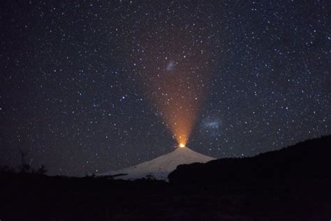 Villarrica volcano erupts at night in pictures - Strange Sounds