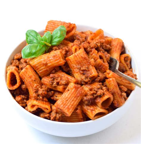 Easy Instant Pot Rigatoni with Meat Sauce • Tastythin