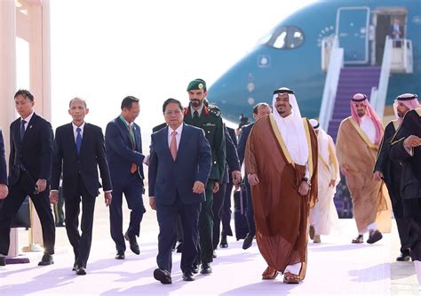 PM Pham Minh Chinh meets with leaders of Gulf countries