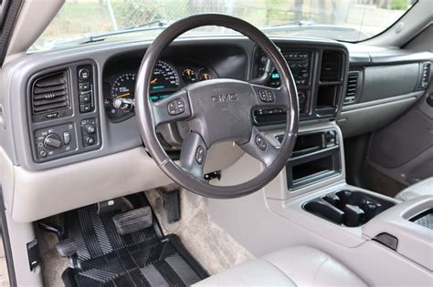 2003 GMC Yukon XL Photos