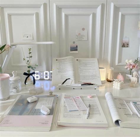 L e l i a L' a r t | Study desk organization, Study desk decor, Study ...