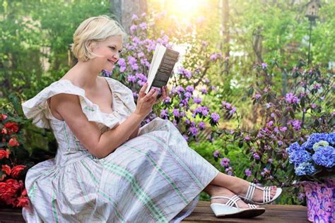 Scientific Research Uncovers Benefits of Reading Outdoors