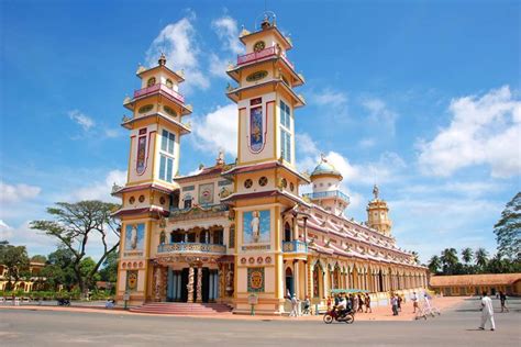 Cao Đài – Fascinating Religion — Young Pioneer Tours