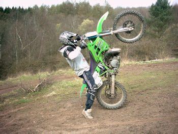 Dirt bike wheelie: Wheelie like a pro with these top tips | Xtreme MotoX