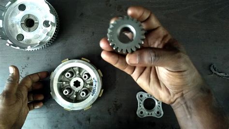 How a motorcycle clutch works - YouTube