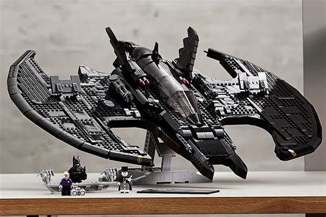 Brickfinder - LEGO 1989 Batwing (76161) Official Reveal!