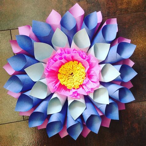 Crafty Ady: Making very large paper flowers