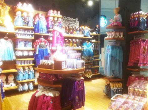 Frozen Merchandise at the Disney Store - Princess Anna Photo (35561937) - Fanpop