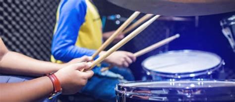 Drum Lessons 101: Tips for Beginners | RAWK-U