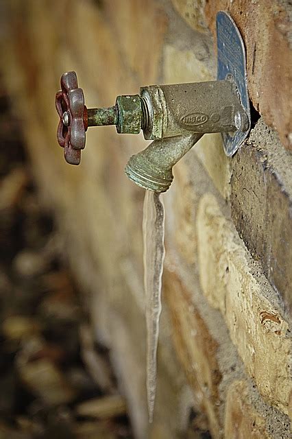 How to Conduct an Outdoor Faucet Repair