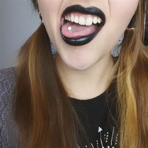 Tongue Piercing Guide: 7 Types Explained (50+ Photos, Pain Level, Price)