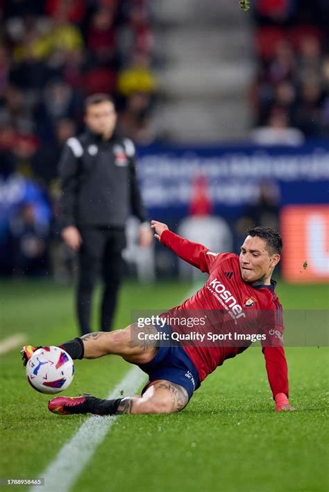 Chimy Avila of CA Osasuna with the ball during the LaLiga EA Sports ...