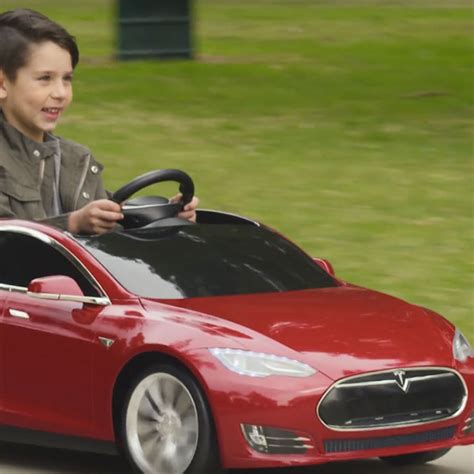 Radio Flyer’s Tesla Model S for Kids - COOL HUNTING®