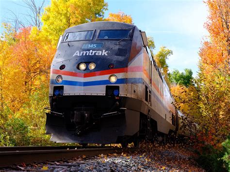 Amtrak Vermonter passing through Vernon : r/vermont