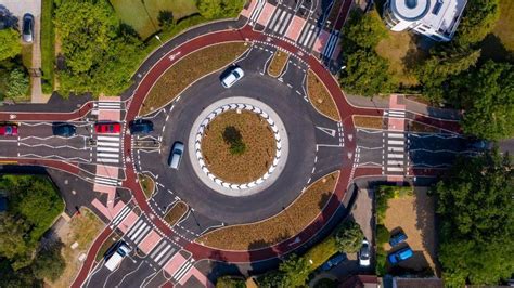 Cambridge's Dutch-style roundabout: Why all the fuss? - BBC News