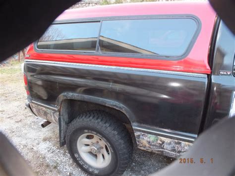 1996 dodge ram 1500 with plow attachment and cap.....no plow included