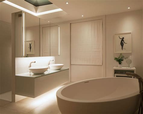 Bathroom lighting trends: From statement pendants to pretty sconces | Homes & Gardens