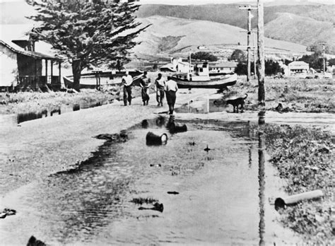 Tsunami Hawaii 1946 : 70 Years On April Fools Day Tsunami Painful ...