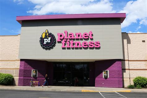 Planet Fitness Holiday Hours 2024: Thanksgiving, Christmas - Parade