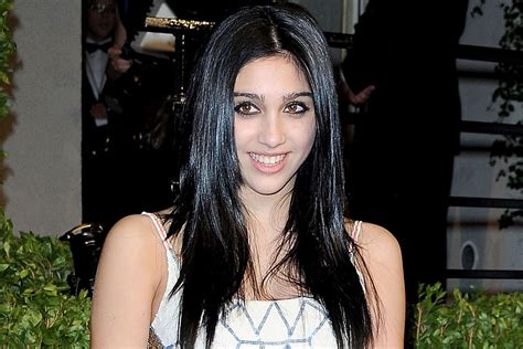 Lourdes Leon, Madonna's Daughter, Stars in Stella McCartney 'Pop ...