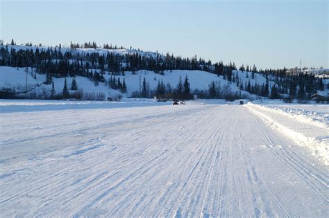 Ice_Road_on_Great_Slave_Lake_2 - *CUP