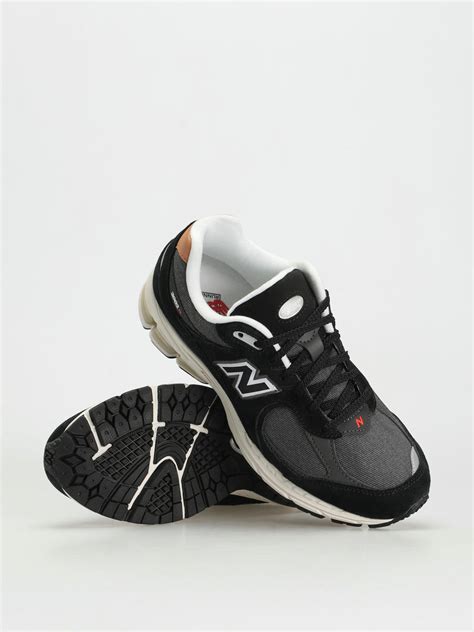 New Balance 2002R Shoes - black (black)