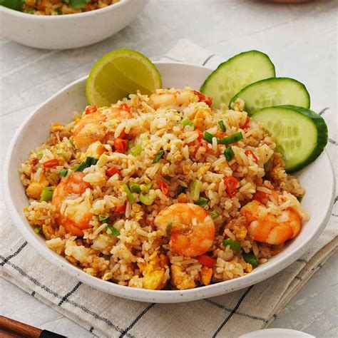 Khao Pad ( Thai Fried Rice ) - Khin's Kitchen