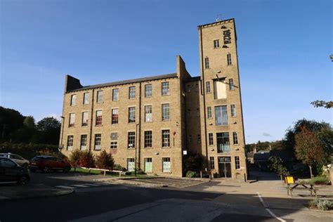 The 1912 Mill, Sunny Bank Mills Farsley © David Goodall cc-by-sa/2.0 :: Geograph Britain and Ireland