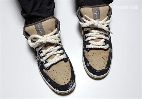 Travis Scott Nike Dunks - Photos + Release Date | SneakerNews.com